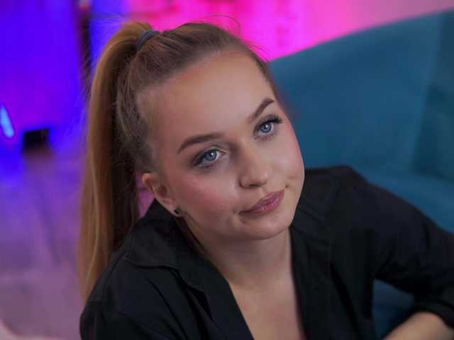 ElyssawetXX's BongaCams show and profile