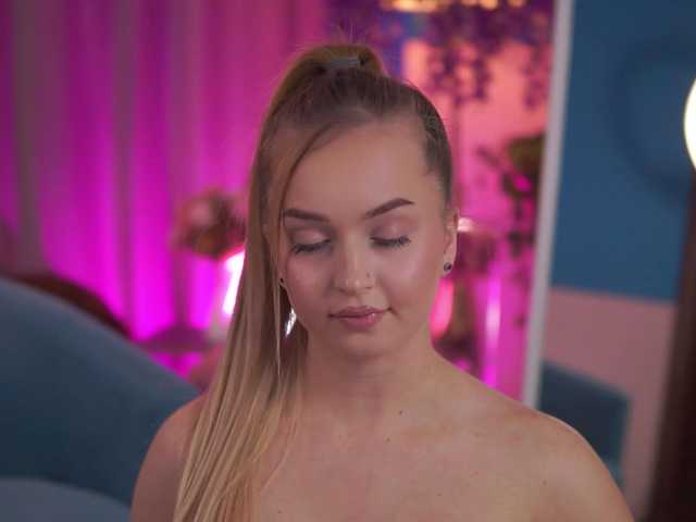 ElyssawetXX's BongaCams show and profile