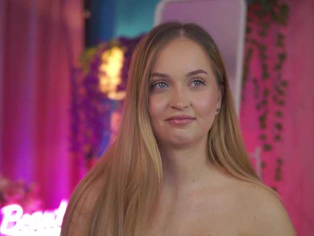 ElyssawetXX's BongaCams show and profile