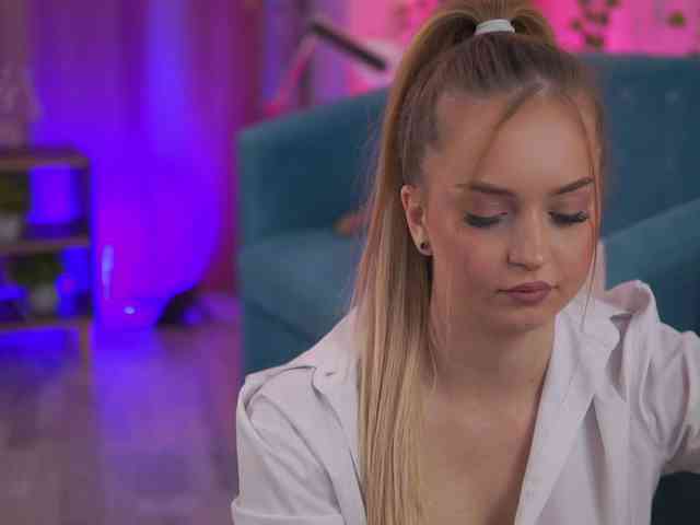 ElyssawetXX Live Webcam on BongaCams