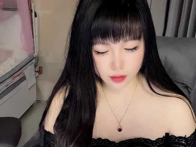 Wink-WeiWei's BongaCams show and profile