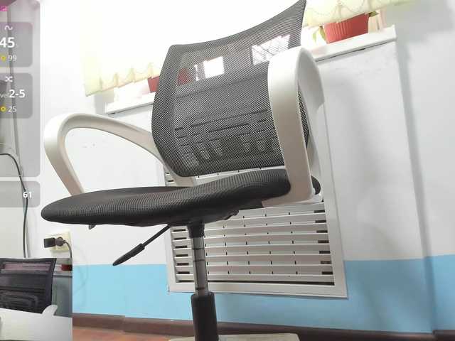 Lyalya7771's BongaCams show and profile