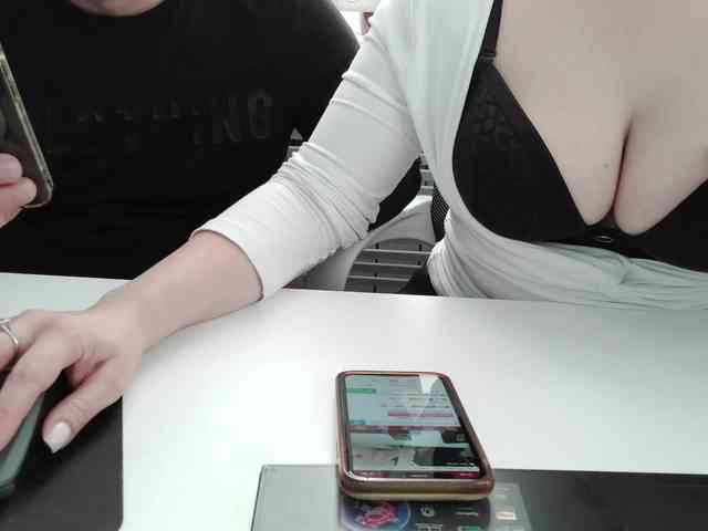 Lyalya7771 Live Webcam on {site_name}