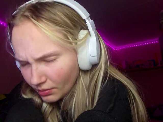 MilagroKailey's BongaCams show and profile