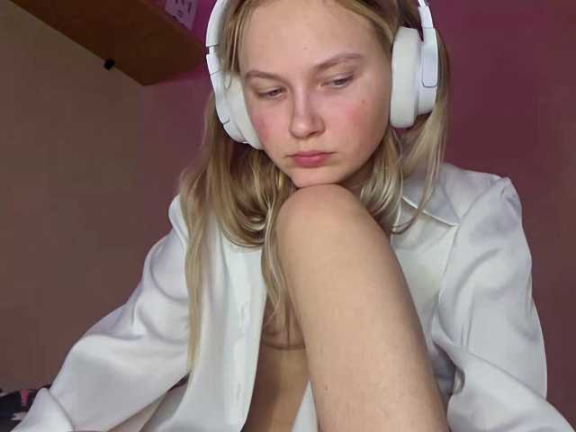 MilagroKailey's BongaCams show and profile