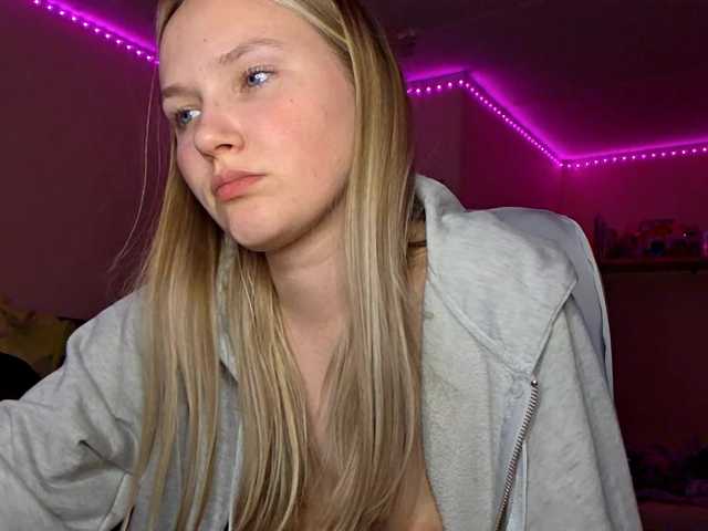 MilagroKailey's BongaCams show and profile