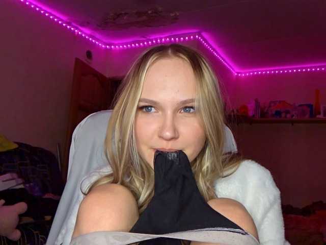 MilagroKailey's BongaCams show and profile