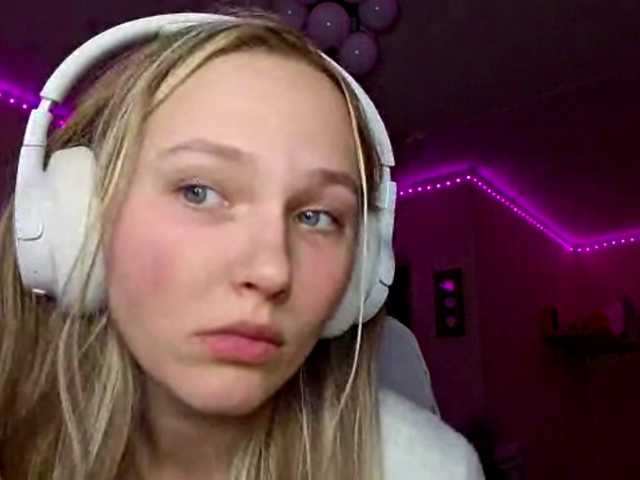 MilagroKailey's BongaCams show and profile