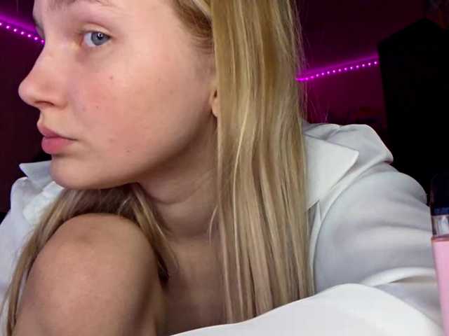 MilagroKailey's BongaCams show and profile