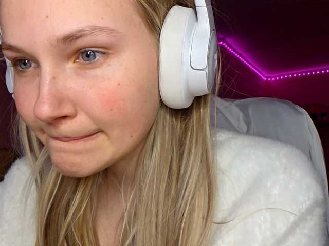 MilagroKailey's BongaCams show and profile