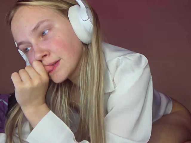 MilagroKailey's BongaCams show and profile
