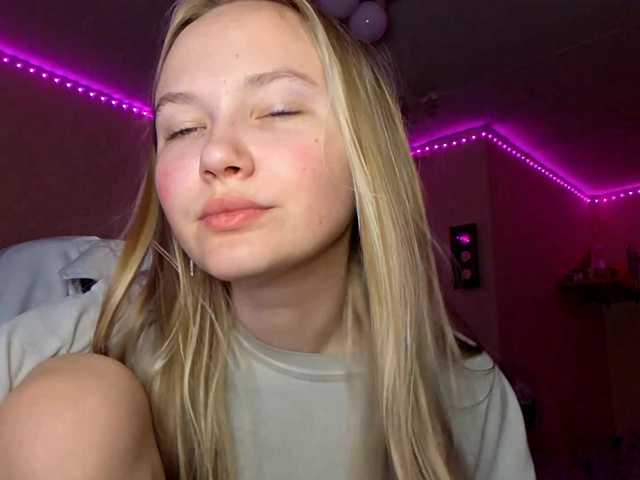 MilagroKailey's BongaCams show and profile