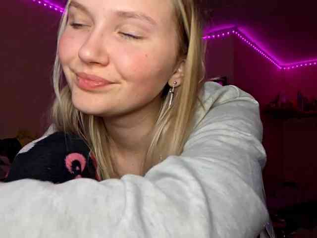 MilagroKailey webcam