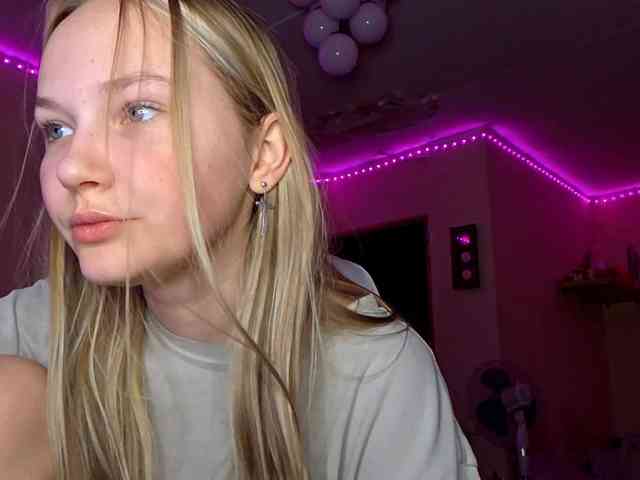 MilagroKailey webcam