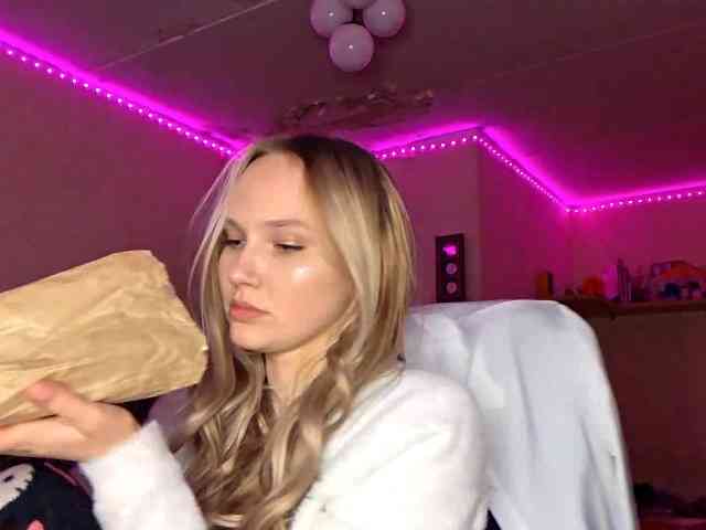 MilagroKailey webcam