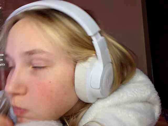 MilagroKailey webcam