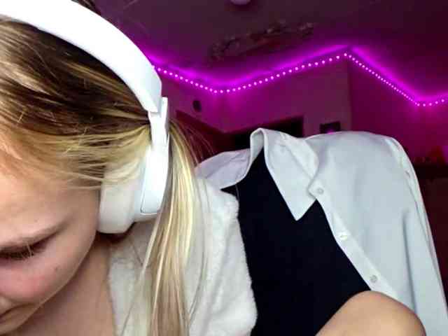 MilagroKailey webcam