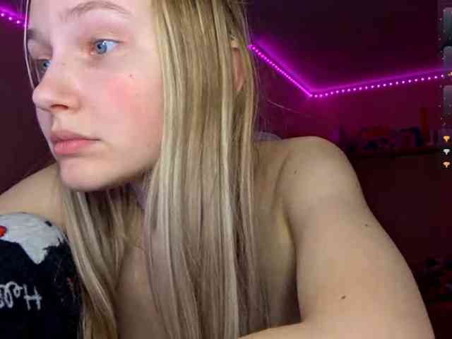 MilagroKailey webcam