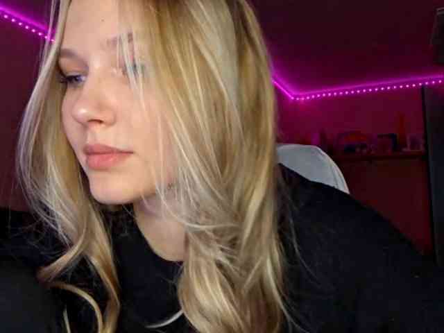 MilagroKailey webcam