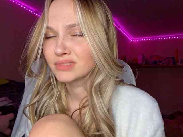 MilagroKailey webcam