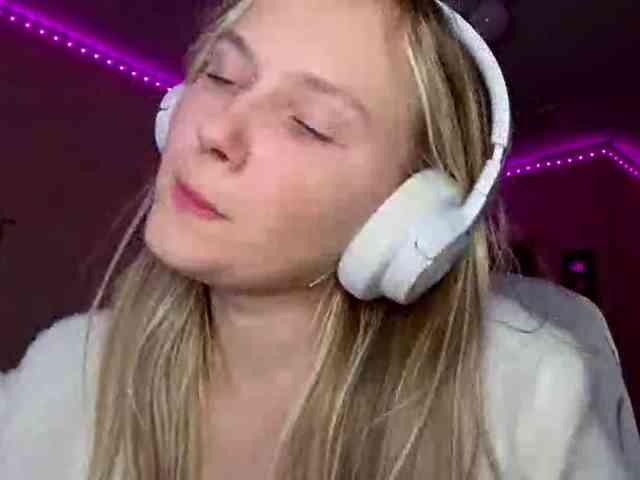 MilagroKailey webcam