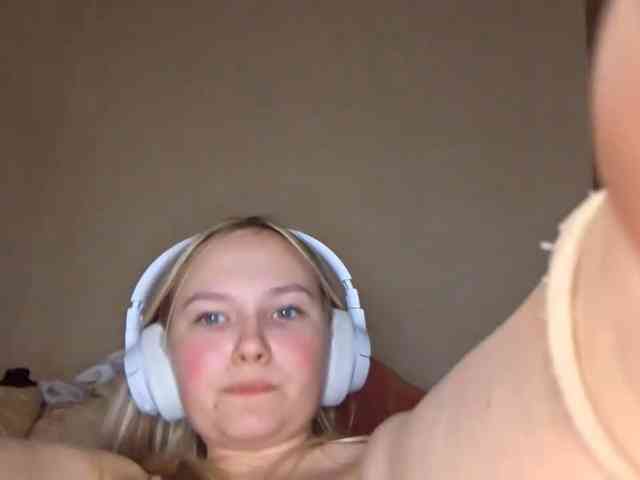 MilagroKailey webcam