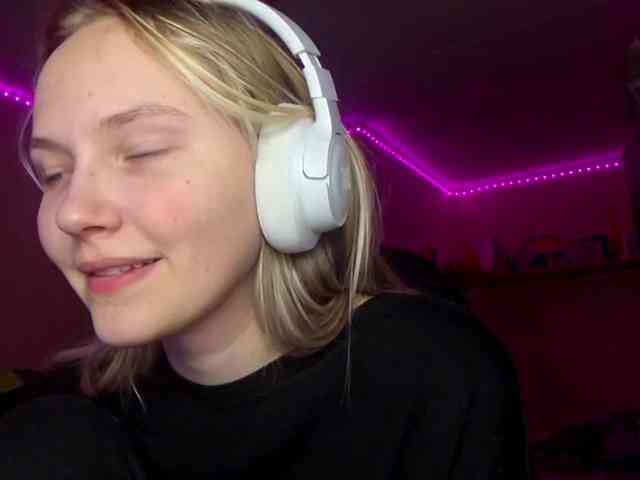 MilagroKailey webcam