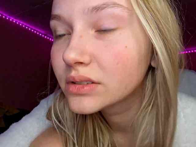 MilagroKailey webcam