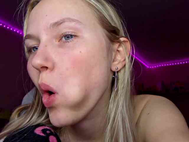 MilagroKailey webcam