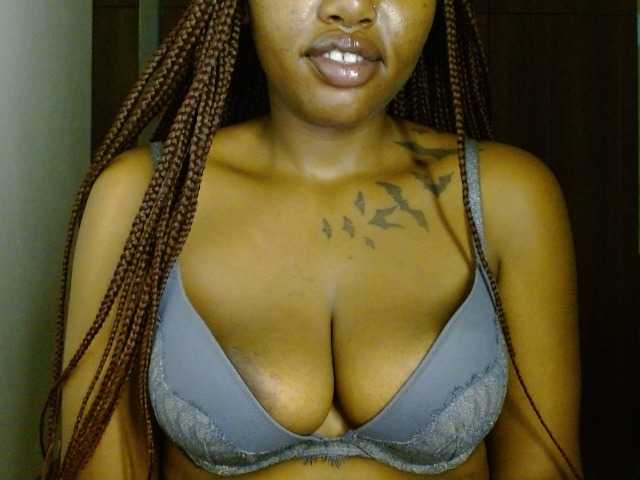 Prety-chocolatte's BongaCams show and profile