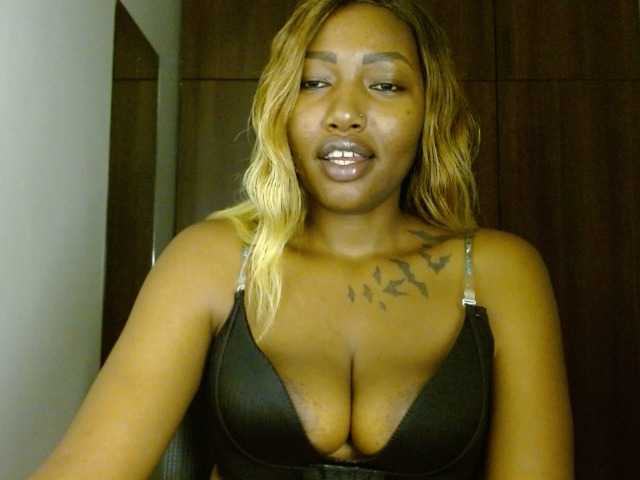 Prety-chocolatte's BongaCams show and profile