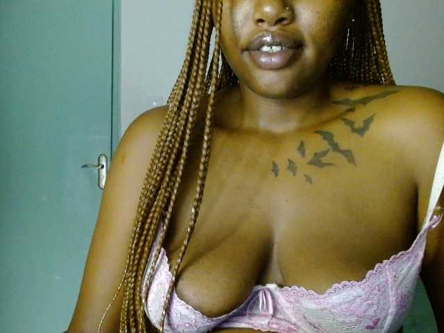 Prety-chocolatte's BongaCams show and profile