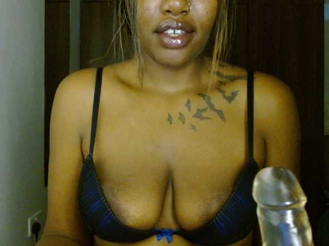 Prety-chocolatte's BongaCams show and profile