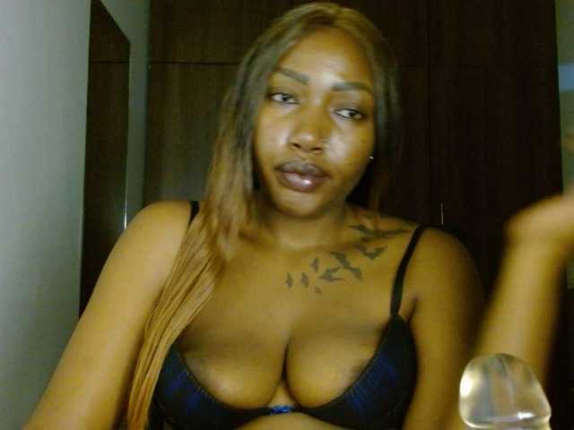 Prety-chocolatte's BongaCams show and profile