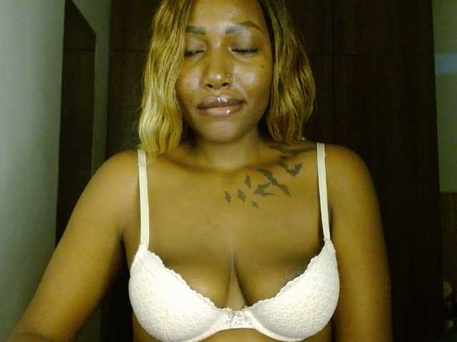 Prety-chocolatte's BongaCams show and profile