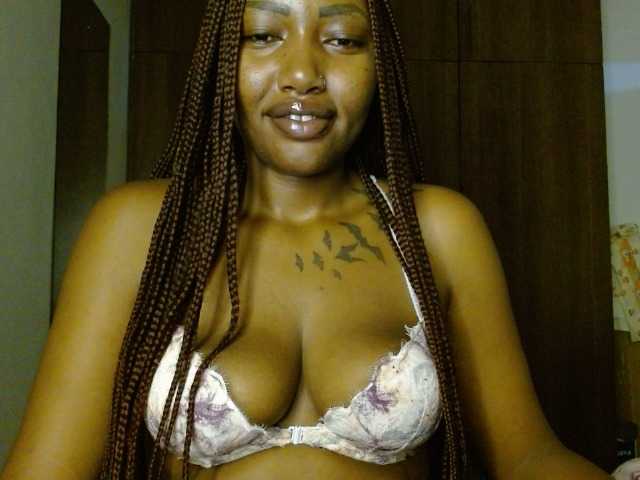 Prety-chocolatte's BongaCams show and profile