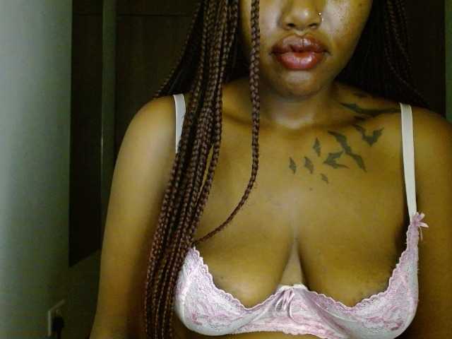 Prety-chocolatte's BongaCams show and profile