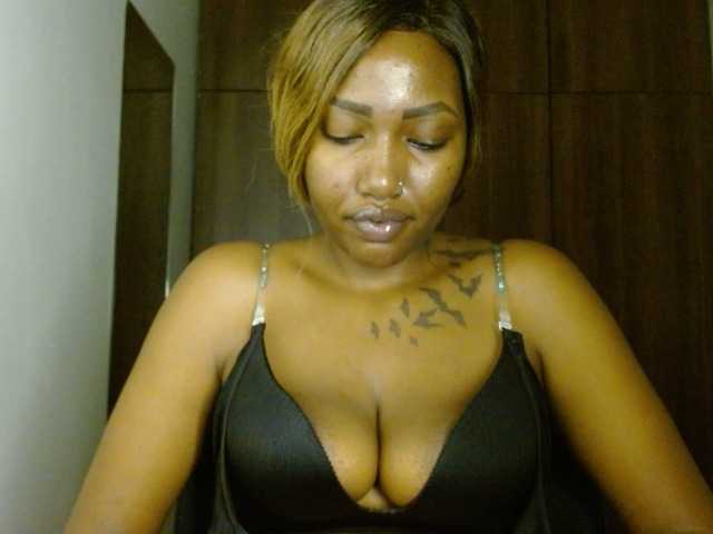 Prety-chocolatte's BongaCams show and profile