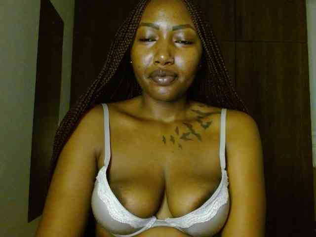 Prety-chocolatte Live Webcam on BongaCams