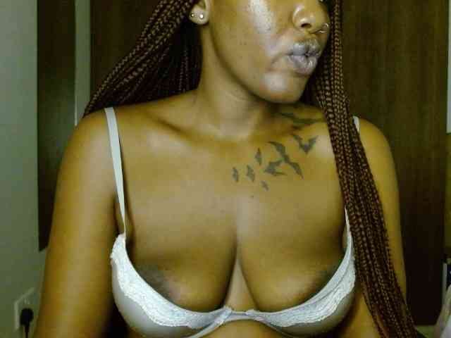 Prety-chocolatte Live Webcam on BongaCams