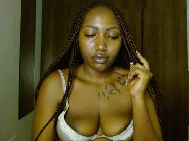 Prety-chocolatte Live Webcam on BongaCams