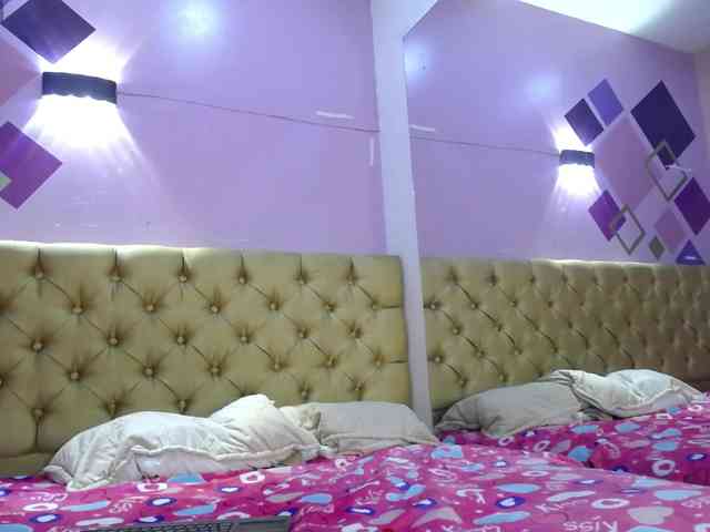 Tiiffany-- Tiiffany--