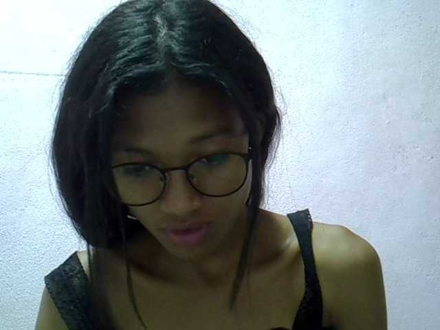 Yalane from BongaCams