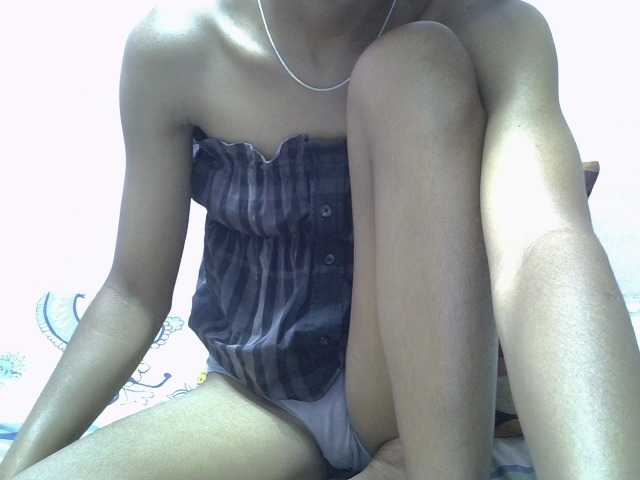 le modèle Yalane est en webcam porno dans un show sur le site bongacams, il possède les tags suivants: Ebony,Brunette,Shaved