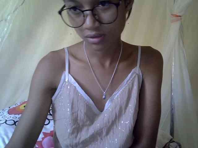 Yalane Live Webcam on BongaCams