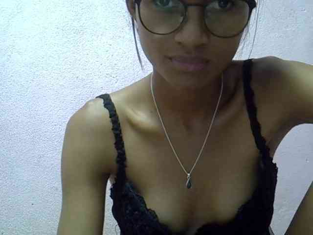 Yalane Live Webcam on BongaCams