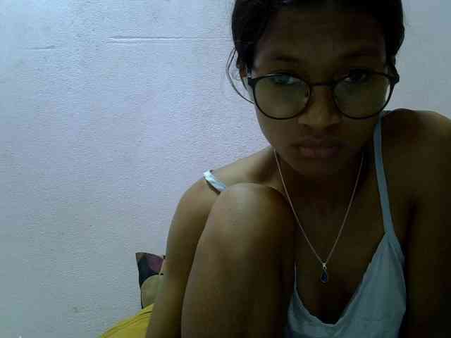 Yalane Live Webcam on BongaCams