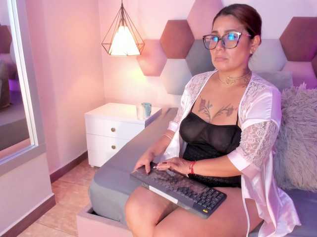 HannaWellss's BongaCams show and profile