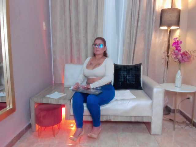  HannaWellss chat room