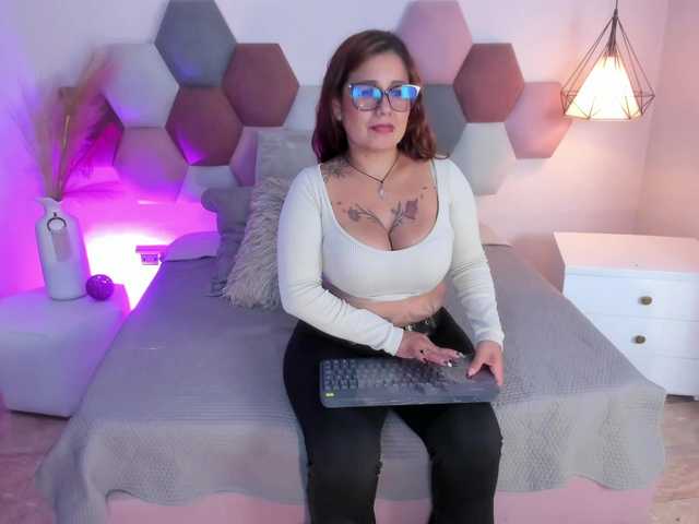HannaWellss's BongaCams show and profile